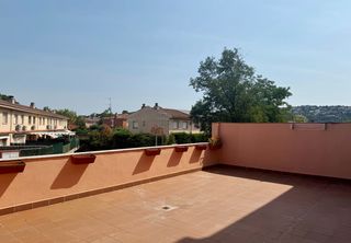 Location Appartement  Rambla de xavier cugat. Impecable, amb una terrassa privada de 75m2
