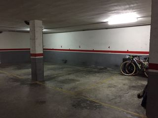Rent Car parking in Carrer de santa maria de miralles 5