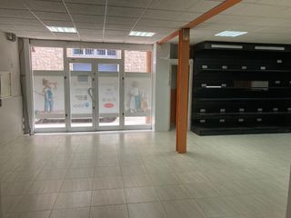 Lloguer Local Comercial  Carrer de les germanes castells. Amplio local comercial