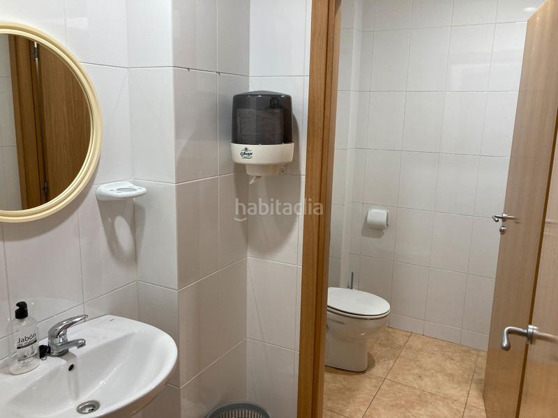 Foto 10daf3c1-744f-4c79-a199-cda23b3aeb1d. Local comercial luminoso local comercial en Llevant Igualada