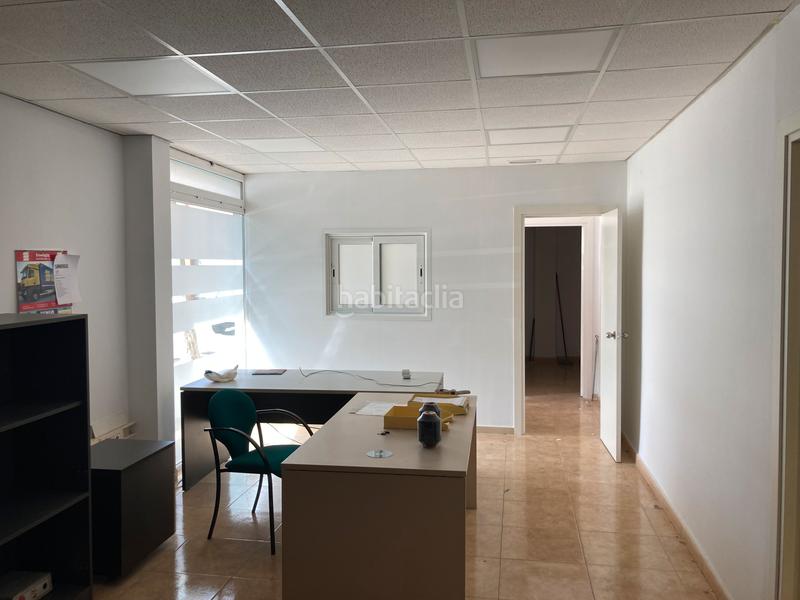 Foto b083f1cc-3fb3-42bd-a113-1b4d538c6ceb. Local comercial luminoso local comercial en Llevant Igualada