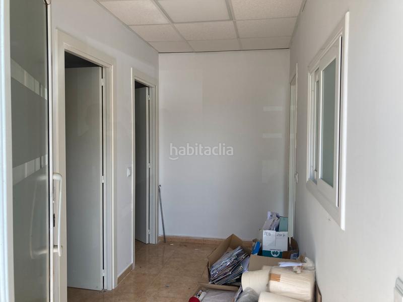 Foto c13e6363-4f0e-40d7-ad6e-2c3e3afba8b9. Local comercial luminoso local comercial en Llevant Igualada