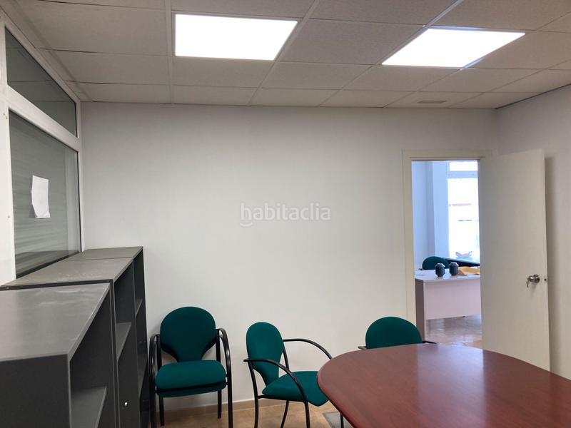 Foto d7b84de5-3d98-40b6-a62c-cb6f3f9eb086. Local comercial luminoso local comercial en Llevant Igualada