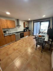 Semi detached house  Raval. Casa adosada