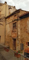 Casa adosada  Del convent. Casa de pueblo centenaria