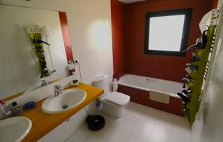 Reihenhaus in Sant Celoni. Casa pareada para entrar a vivir