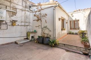 Casa  De santa rosa. Casa bien situada cerca del centro y estacion