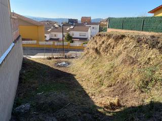 Terreny residencial a Sant Celoni. Solar turo amb molt bona orientacio