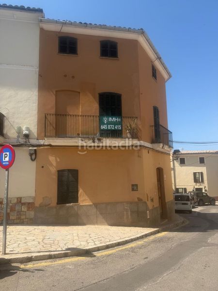 Foto ab6a3cdd-c861-4d90-8486-d42d56da4cf4. Casa amb aparcament a Andratx Andratx