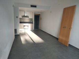 Appartamento  Carrer de santa maria. Piso en eixample sud girona.