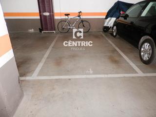 Autoparkplatz  Carrer de mossèn josep pons. Plaza de parking bien situada y con buen acceso a la calle mosse