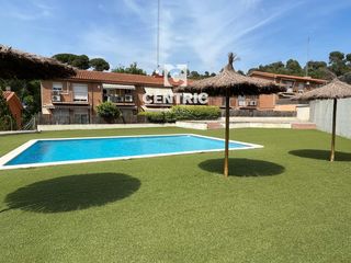 Semi detached house  Sant agust. Tiene una superficie construida de 216m. en la primera planta e