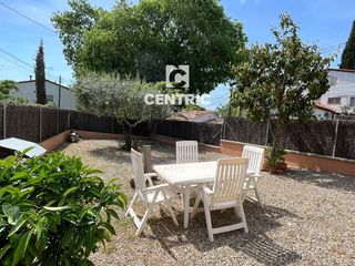 Semi detached house  Sant agust. Tiene una superficie construida de 216m. en la primera planta e