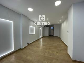 Location Local commercial  Salvador espriu. Local comercial de alquiler en plaza salvador espriu, terrassa