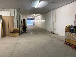 Geschäftsraum in Can Palet. Amplio local en venta en terrassa, calle albinyana.