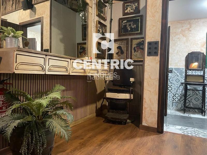 Foto 5084309e-ed8c-40f8-ae35-8243a6ee3343. Local comercial a Barri del Centre Terrassa