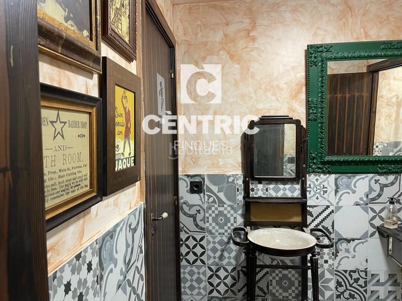 Foto b8e51d60-4975-414e-96f1-ddc5a6ba6967. Local comercial a Barri del Centre Terrassa