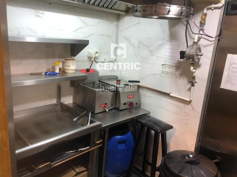 Foto d63f8020-5e1d-4905-82cc-6d81fb73ea77. Local comercial a Barri del Centre Terrassa