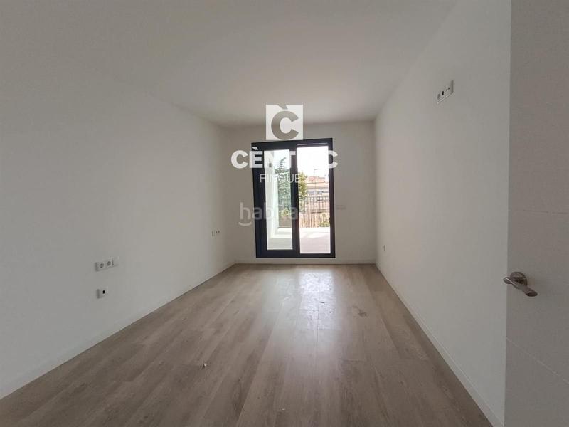 Foto 243ccb99-bb53-4f88-9f80-638a89cacd2d. Pis a San Pere Terrassa