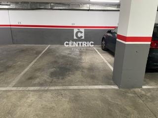 Miete Autoparkplatz in Ca n'Aurell. Plaza de parking en alquiler en calle doctor salvà.