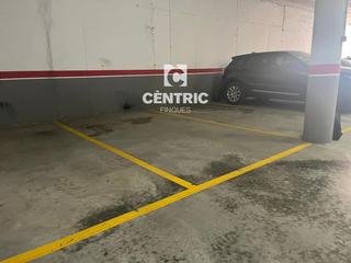 Autoparkplatz in Torre - Sana. Plaza de aparcamiento en calle corunya.