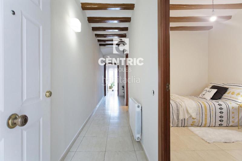 Foto 0fe0129d-104d-41d0-9fd6-9b87ff433e8a. Casa adosada casa en el centro de cuatro habitaciones en Terrassa