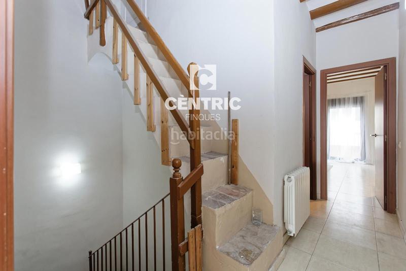 Foto 3d669f33-720f-4fa5-a41f-d502ba3beb0b. Casa adosada casa en el centro de cuatro habitaciones en Terrassa