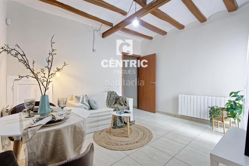 Foto 66d6ad87-f39f-48ac-8ea5-565eeef9b422. Casa adosada casa en el centro de cuatro habitaciones en Terrassa