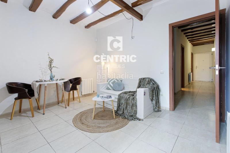 Foto 6cac4e02-3fcb-4e34-81bc-a3de7b7409b4. Casa adosada casa en el centro de cuatro habitaciones en Terrassa