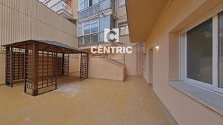 Piso en Cementiri Vell. Oportunidad inversión. piso grande con 4 habitaciones  perfecto