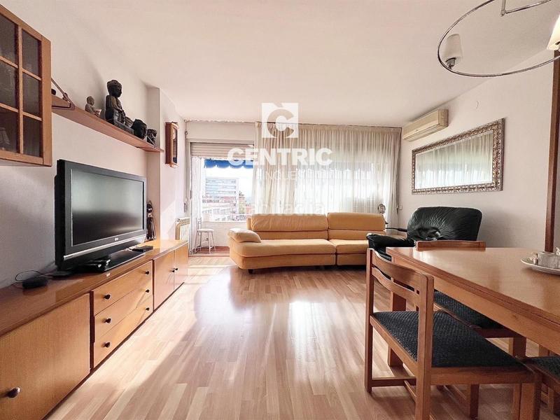 Foto 8a7c6042-a29b-4ed2-be40-31ef356ae25d. Flat with pool in Eixample Sabadell