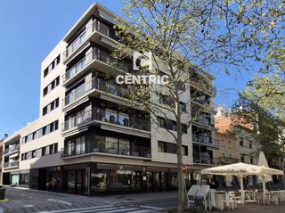 Duplex in Ca n'Aurell. Duplex seminou 4 hab al carrer ireneu cantonada rambla