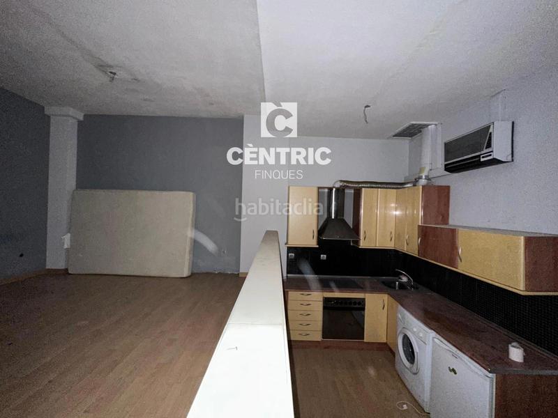 Foto 1d9b2ea3-0ed8-4a98-a702-a0568017d02b. Local comercial local situado en el barrio de les escoles. en Terrassa
