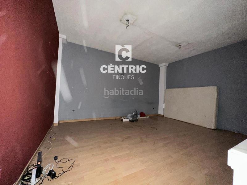 Foto b4561e47-4674-493b-b419-f01f2b1d1cdb. Local comercial local situado en el barrio de les escoles. en Terrassa