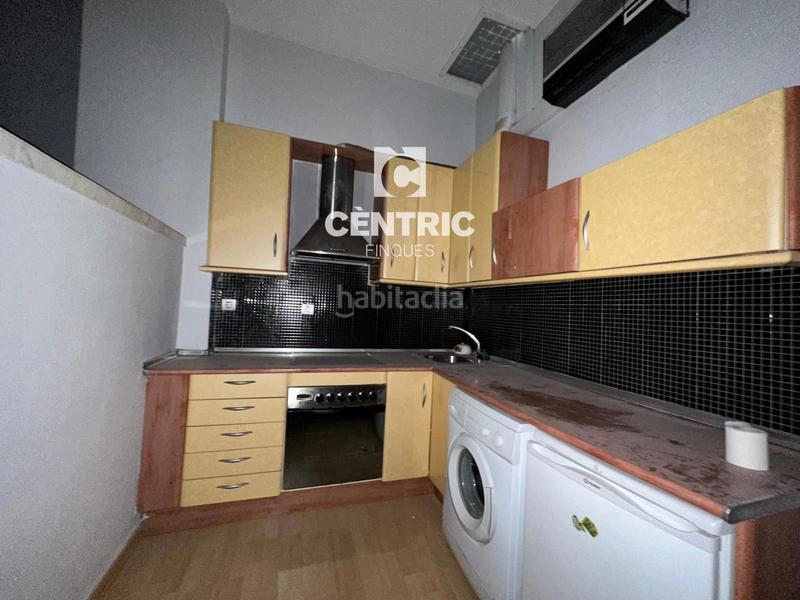 Foto c87d32ed-f5c3-4b71-bd49-637414010497. Local comercial local situado en el barrio de les escoles. en Terrassa