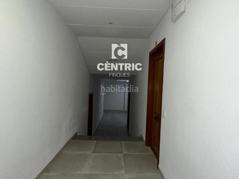 Foto d2f13b09-2f72-4520-836d-b00933aee7f4. Local comercial local situado en el barrio de les escoles. en Terrassa