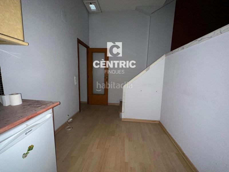 Foto fdb135f7-e1a3-4317-a96d-7b99dc7a4121. Local comercial local situado en el barrio de les escoles. en Terrassa