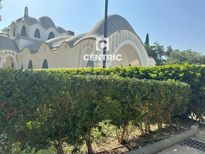 Foto 0cbfe520-03d6-403e-bfe3-75dd957a7c27. Pas-de-porte local commercial dans Ca n'Aurell Terrassa