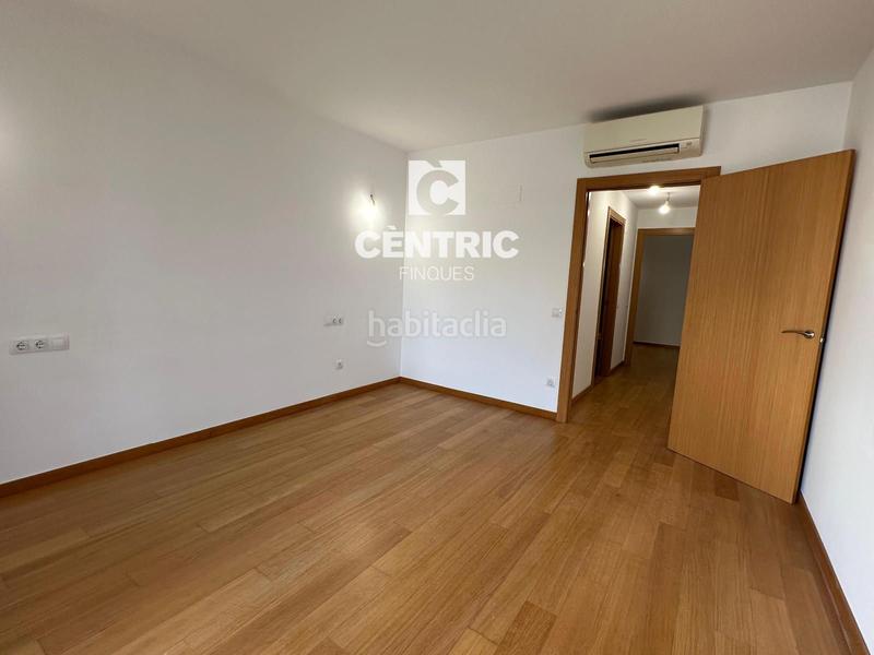 Foto 0403c55a-9592-4add-ac67-700d897d428f. Location appartement avec chauffage parking dans Barri del Centre Terrassa