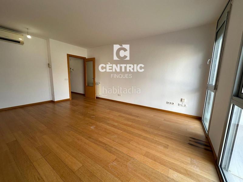 Foto 44b4f518-4963-4bee-a4f1-f970a507ec1f. Location appartement avec chauffage parking dans Barri del Centre Terrassa