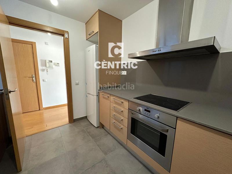 Foto 04f2199b-2f5b-4b03-9250-4d8dd25bb263. Rent flat with heating parking in Barri del Centre Terrassa
