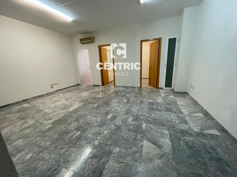 Foto c787f988-5429-462f-934d-3f676584e0c8. Location bureau avec chauffage dans Barri del Centre Terrassa