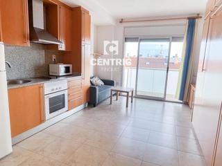 Location Appartement à Barri del Centre. Práctico loft totalmente amueblado.