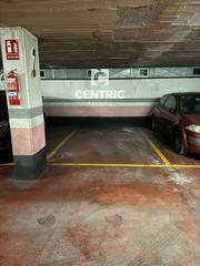 Alquiler Parking coche en Barri del Centre. Parking situado en la calle miquel vives.