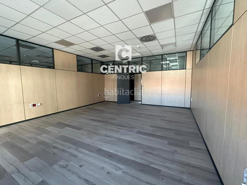 Foto d8b30e53-3ca5-4b34-89dc-77eee407b993. Location bureau dans Egara Terrassa