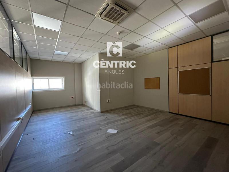 Foto 138191b2-1af0-4eb8-908f-94812fb9950f. Miete büro in Egara Terrassa