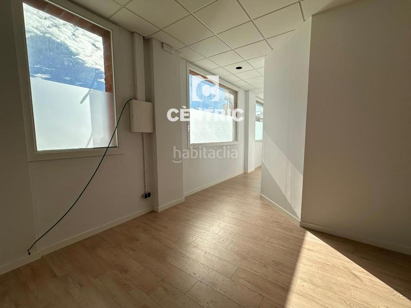 Foto 7ddfc9a1-8eb6-4383-8f1d-e9b6bae28b8a. Miete büro in Egara Terrassa