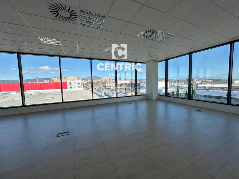Foto e8ce932b-4a44-4ed5-b502-6a9b8061c415. Location bureau dans Polígon Industrial Santa Margarida Terrassa