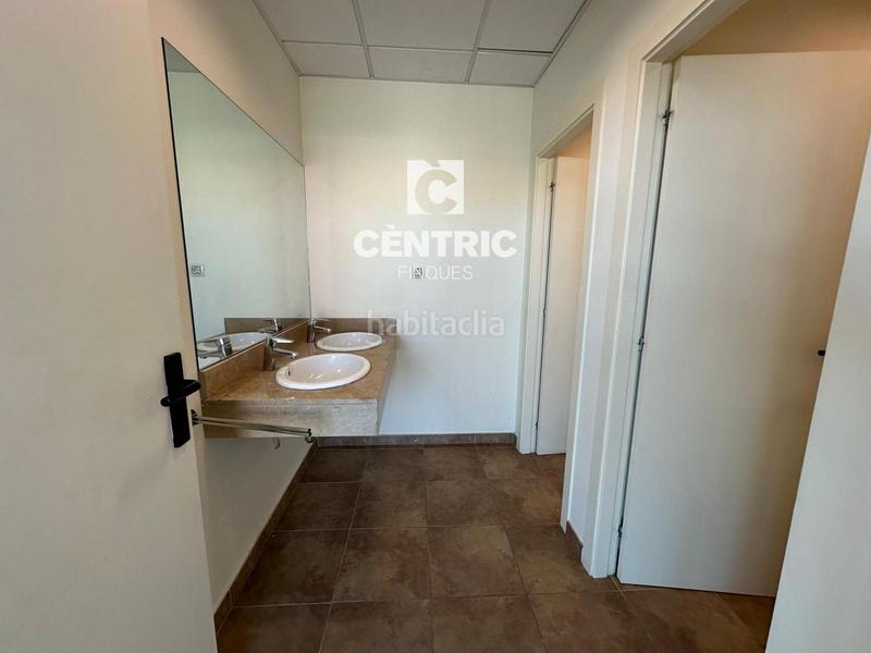 Foto 57fff693-8767-4778-9935-cff0890c9003. Rent office space in Polígon Industrial Santa Margarida Terrassa