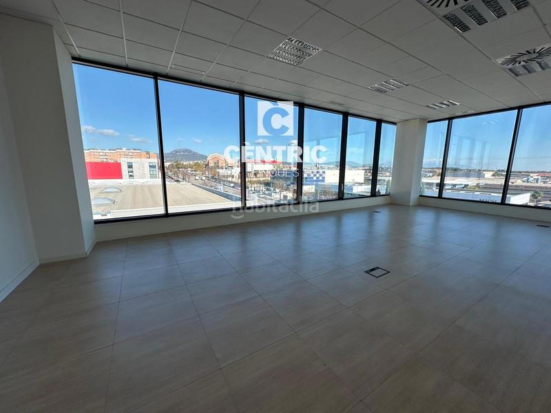 Foto 8265d246-cecc-4c3e-83a9-3468f94aed1c. Rent office space in Polígon Industrial Santa Margarida Terrassa